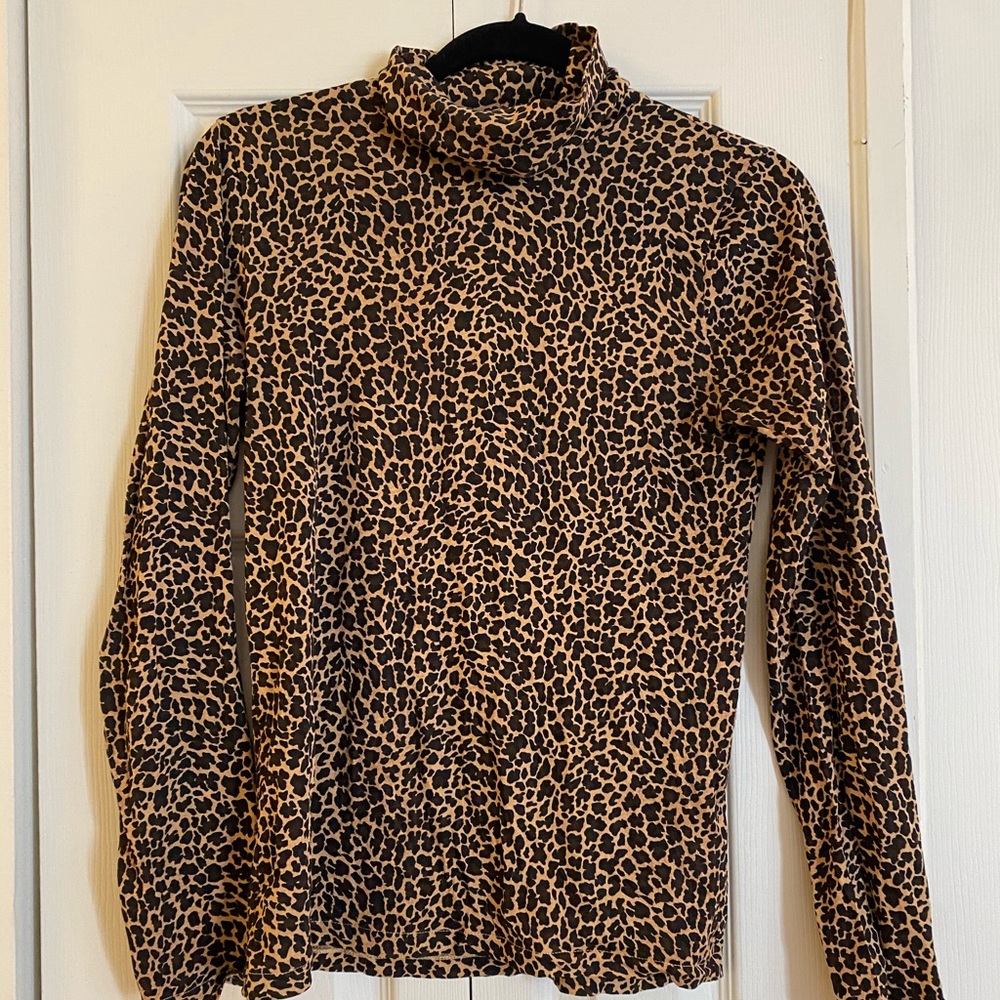 Turtle neck cheetah top